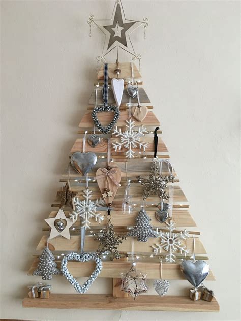 Wall-Mounted Wooden Tree Christmas